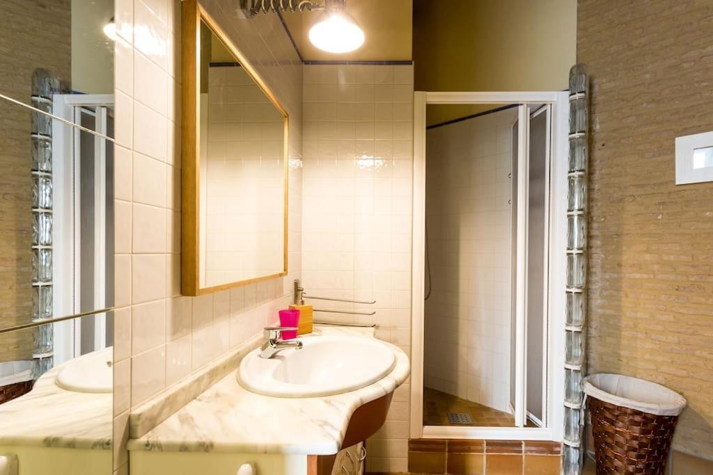 Precioso Apartamento - Localizacion Ideal **Wifi - A/C** Sevilla Bagian luar foto